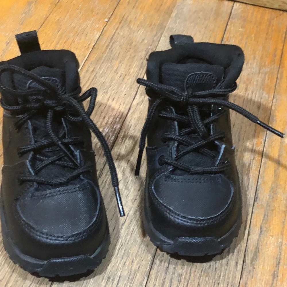 Nike Manoa Leather Boots